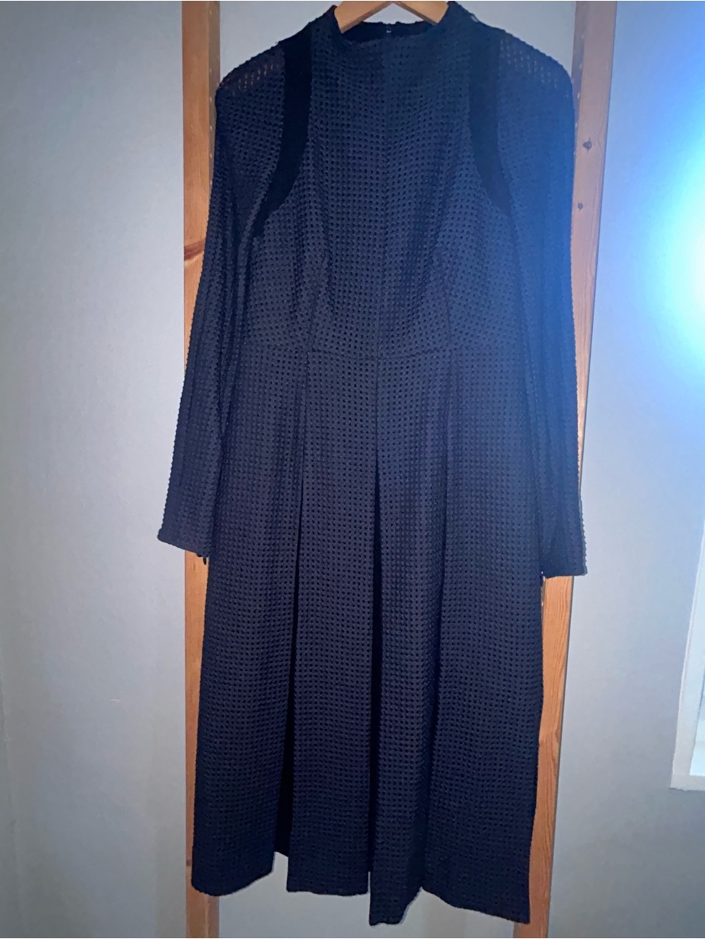 KAROLINA ZMARLAK Navy & Black Jersey Knit Long-Sleeve Midi Pleated SUMIDA Dress